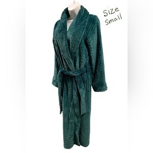 Liz Claiborne robe Size small